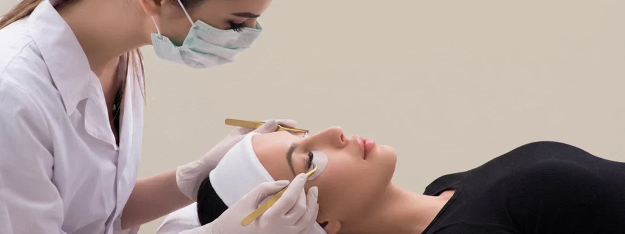 Wimpernverlängerungs-Allergien: Ein Sicherheitsleitfaden für jeden Lash-Stylisten