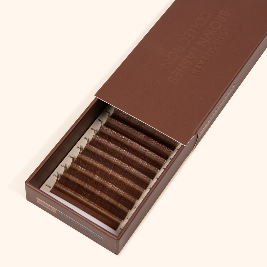 Braune Wimpern – Americano Kollektion