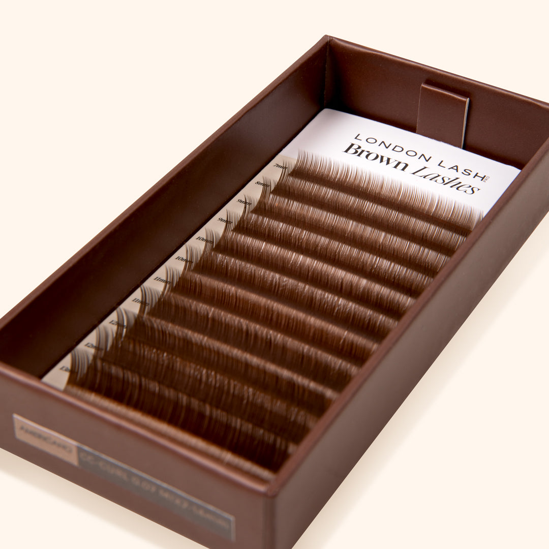 Braune Wimpern – Americano Kollektion